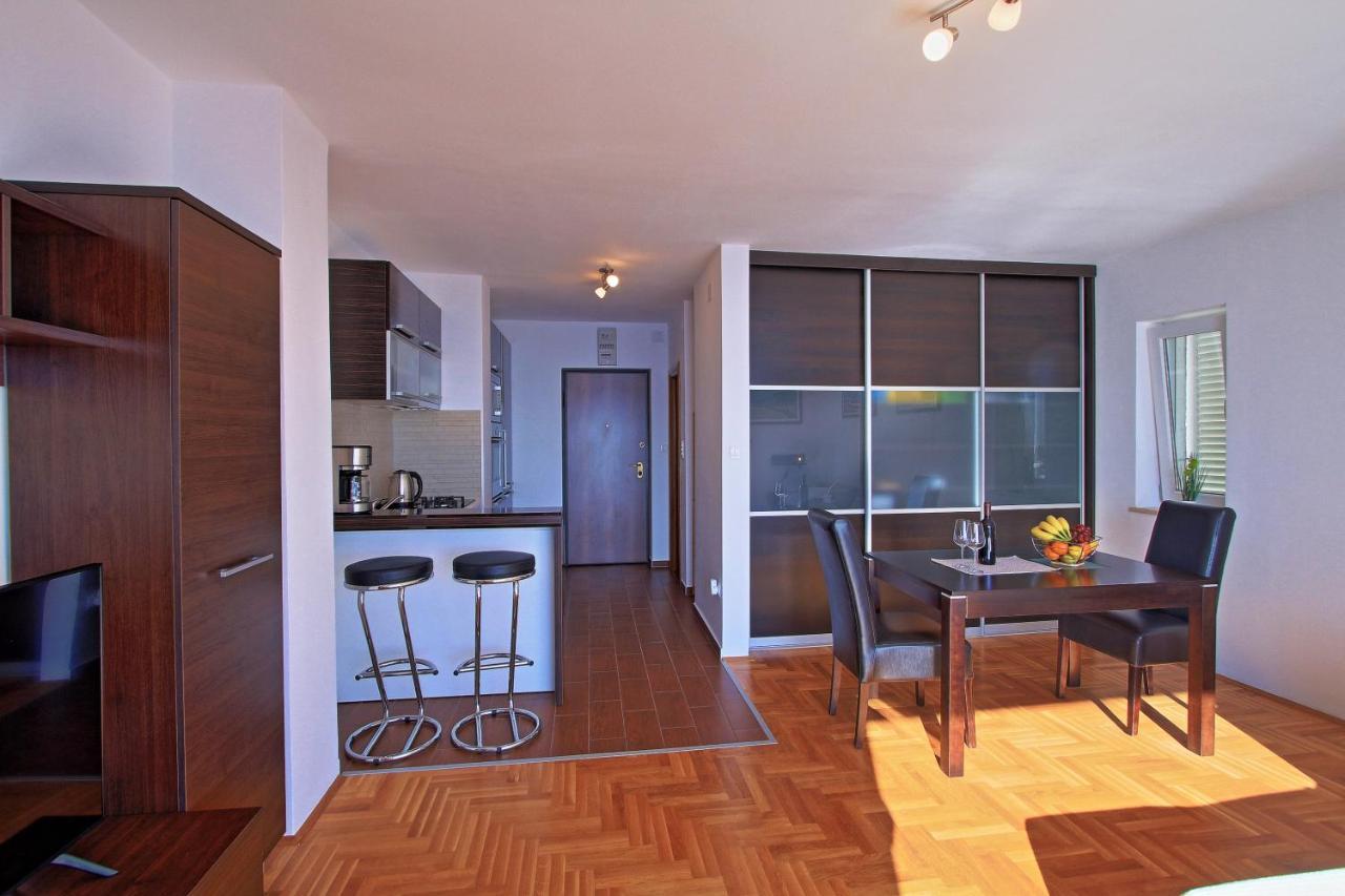 Studio Apartman Luka Сен Екстериор снимка